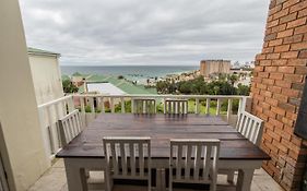 Dolphins View Luxury Apartment